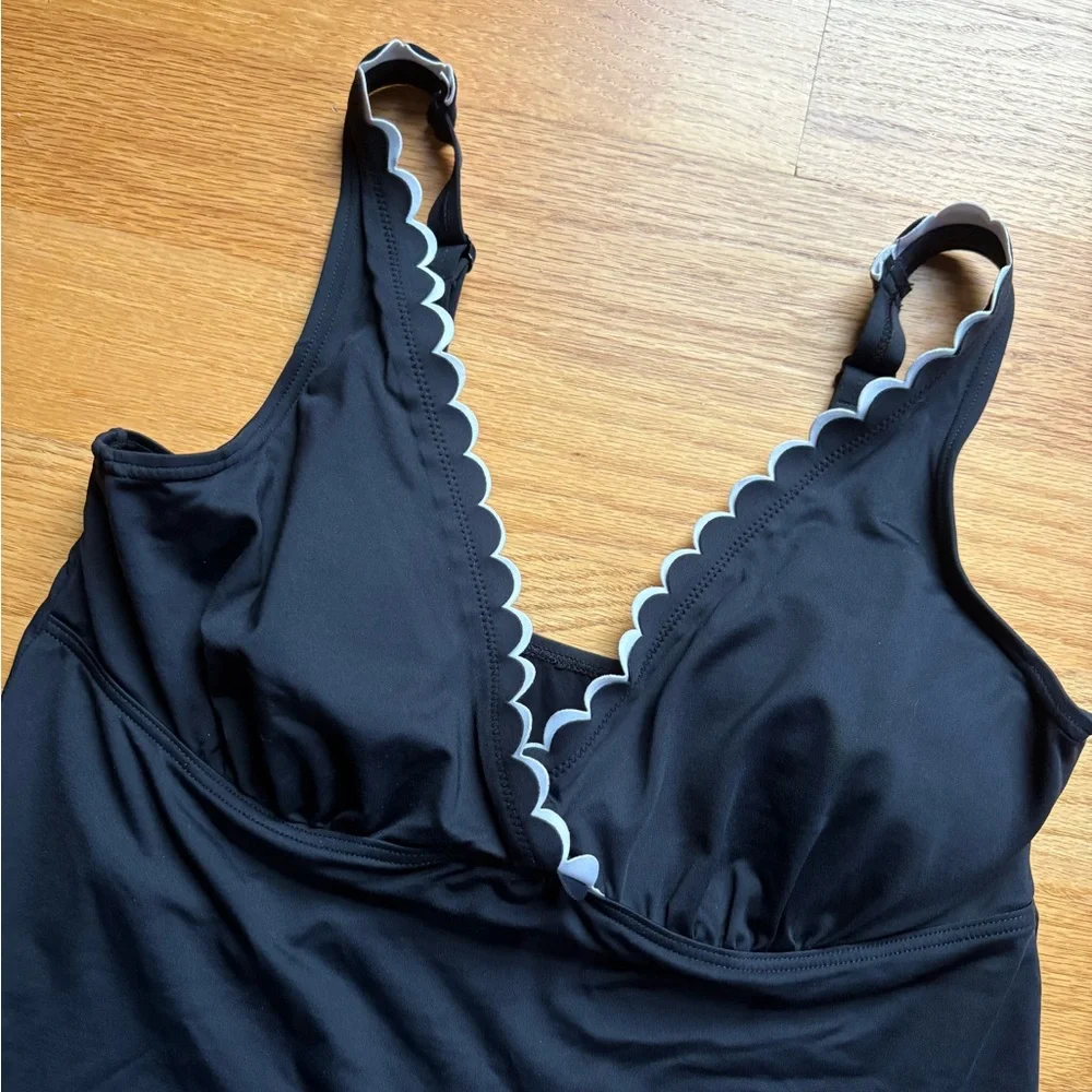 Black Scalloped-Trim Lascana for Venus Tankini Swim Top